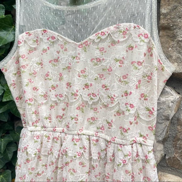 🥑2/$29~Juniors' UP Ultra Pink Floral Lace Dress~Medium - Picture 7 of 14